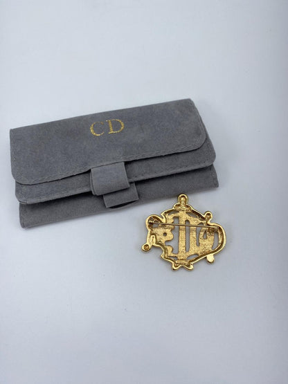 Christian Dior ディオール ロゴ エンブレム ブローチ 刻有 金 管理番号：9008