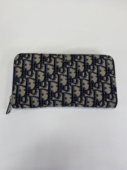Christian Dior Trotter Oblique 提花拉链长款钱包，海军蓝帆布和皮革材质（产品代码：2ESBC252YSE）