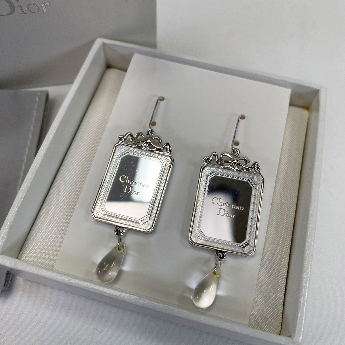 Dior 银色镜框水滴耳环（货号：9436）