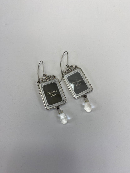 Dior 银色镜框水滴耳环（货号：9436）