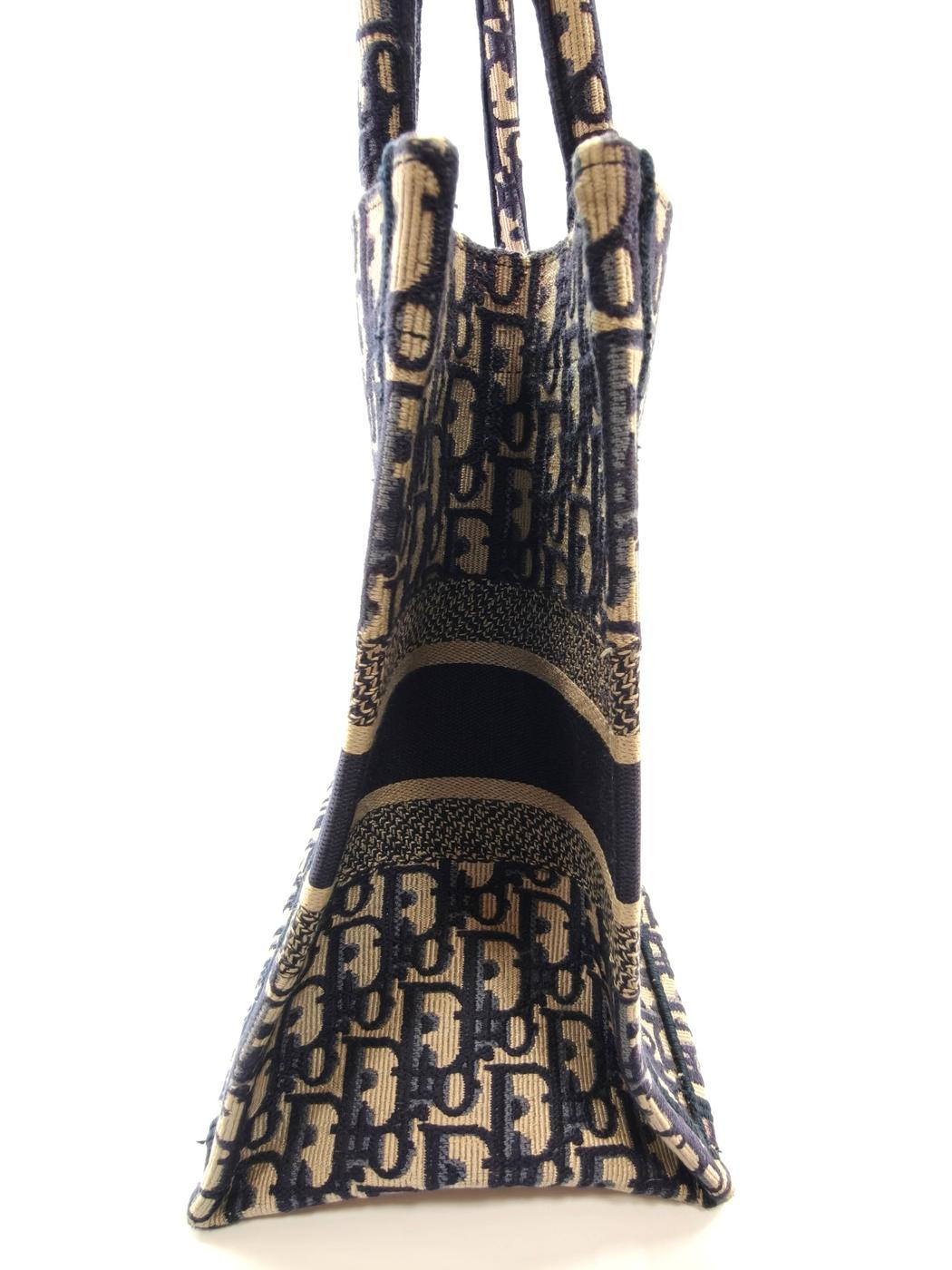 Dior Trotter Book Tote 中号手提包 M1296ZRIW_M828 海军蓝 控制编号：9988