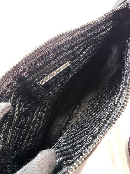 PRADA 普拉达 尼龙 单肩包 NERO 黑色 型号：10820