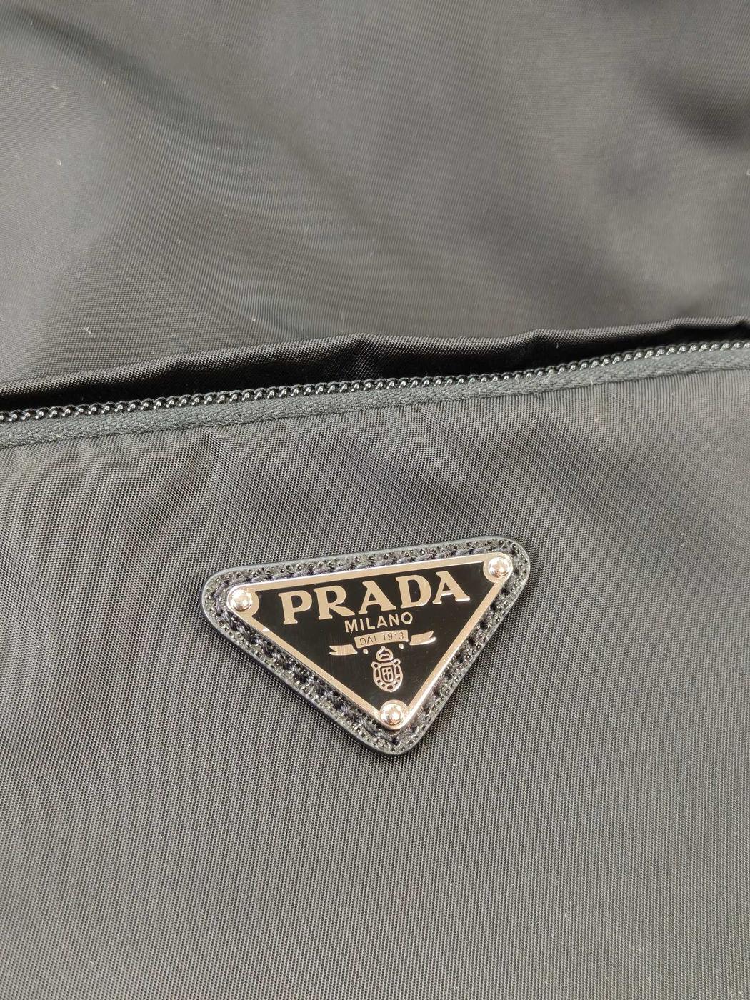 PRADA 普拉达 尼龙 双肩包 NERO 管理编号：11001