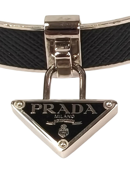 PRADA プラダ サフィアーノ 三角ロゴ バングル ブラック×シルバー Sサイズ 管理番号：11232
