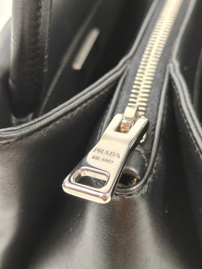 PRADA プラダ レザー トートバッグ ワンショルダー ブラック 管理番号：11325