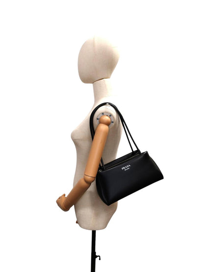 PRADA プラダ レザー トートバッグ ワンショルダー ブラック 管理番号：11325