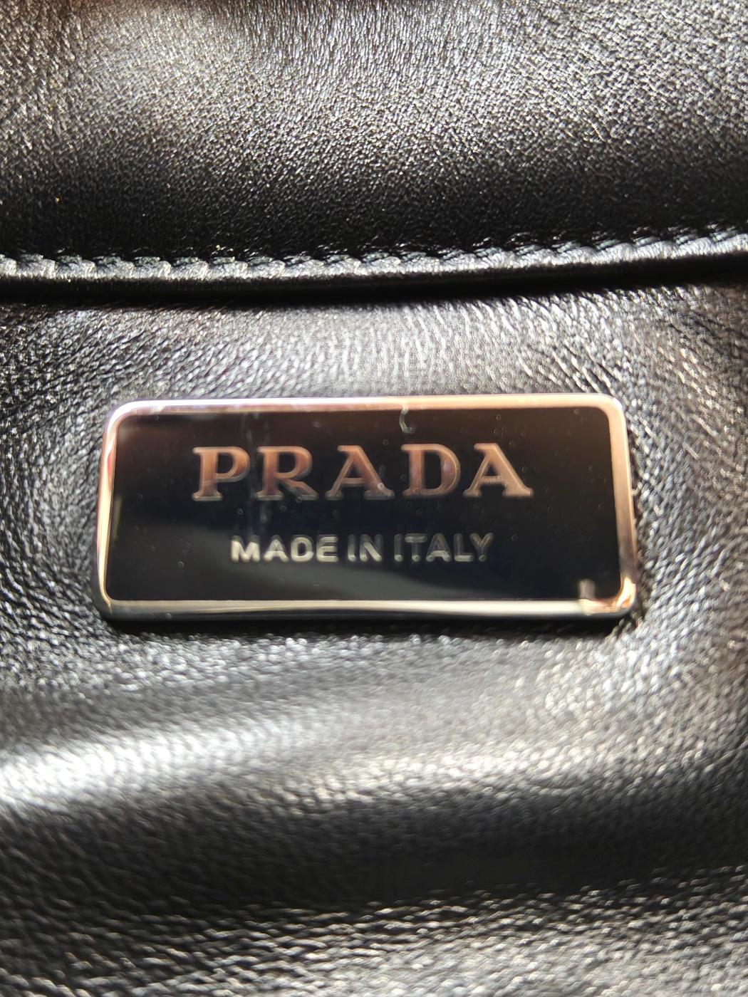 PRADA プラダ レザー トートバッグ ワンショルダー ブラック 管理番号：11325