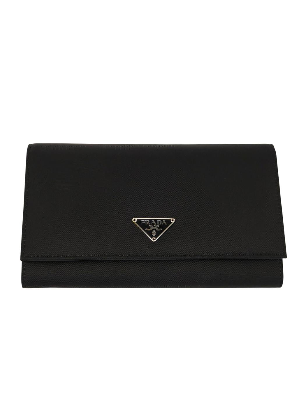 PRADA プラダ 三角ロゴ付き 二つ折り長財布 ブラック 管理番号：11546