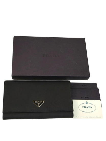 PRADA プラダ 三角ロゴ付き 二つ折り長財布 ブラック 管理番号：11546