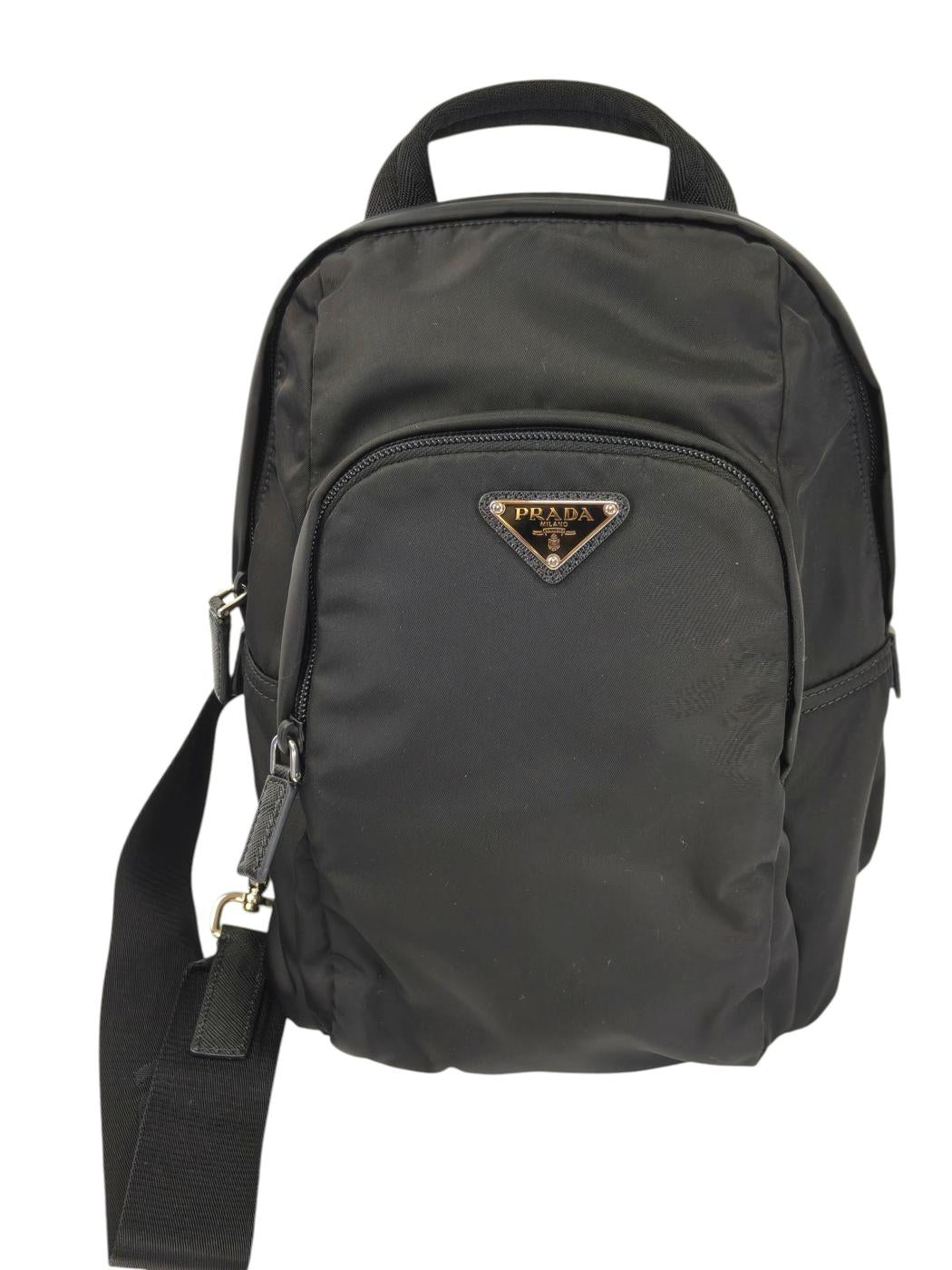 PRADA プラダ 三角ロゴ付き ナイロン ボディーバッグ バックパック ブラック　 管理番号：11548