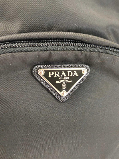 PRADA プラダ 三角ロゴ付き ナイロン ボディーバッグ バックパック ブラック　 管理番号：11548
