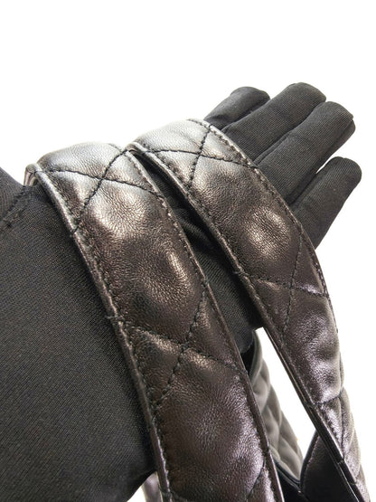 SAINT LAURENT PARIS Ikar 黑色羊皮超大号托特包。产品编号：10022。