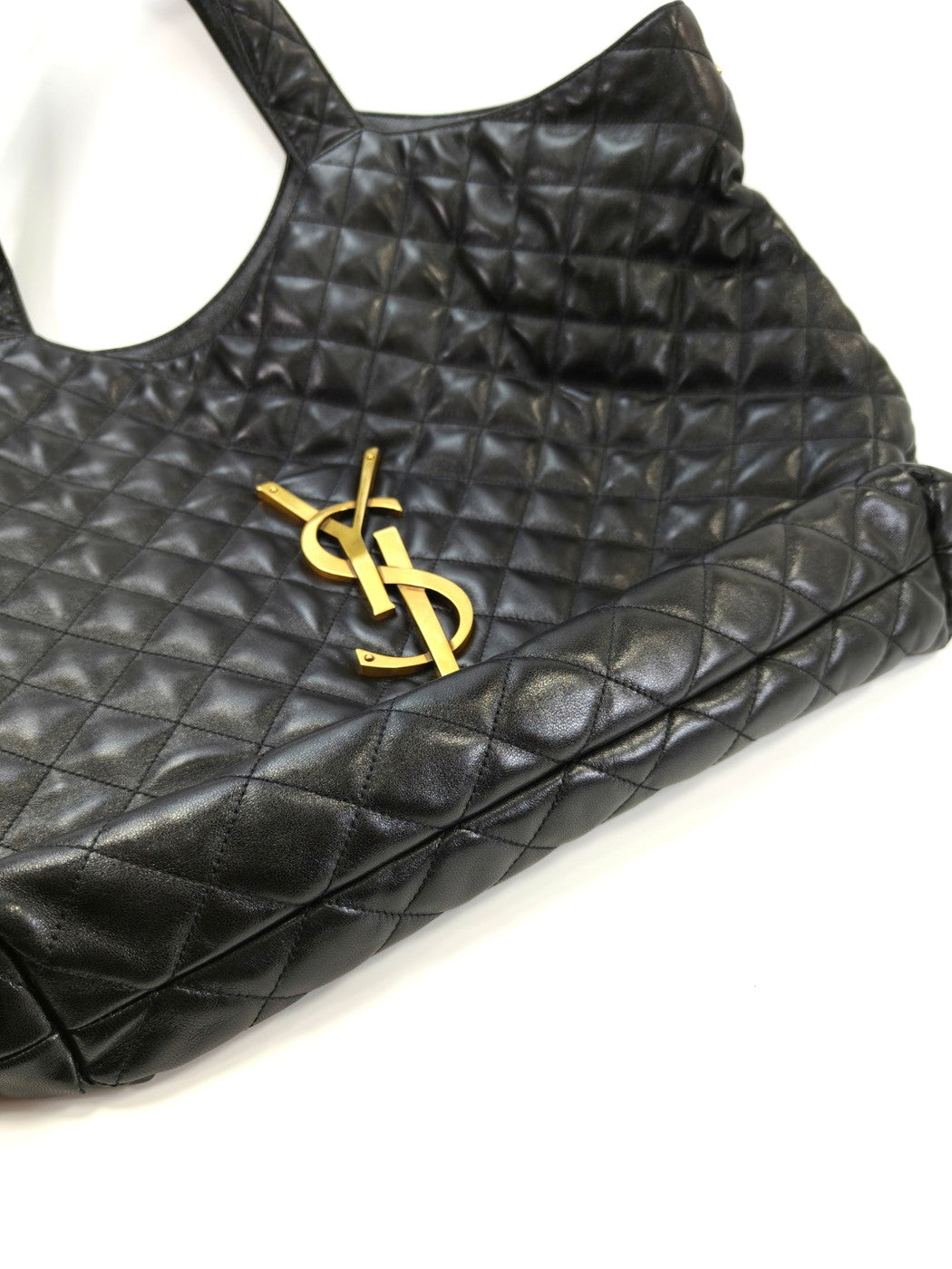 SAINT LAURENT PARIS Ikar 黑色羊皮超大号托特包。产品编号：10022。