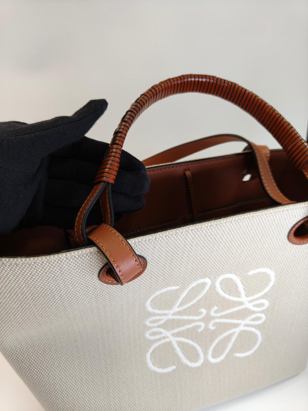LOEWE Anagram 2-Way Shoulder Tote Bag Ecru White Control Number: 10780