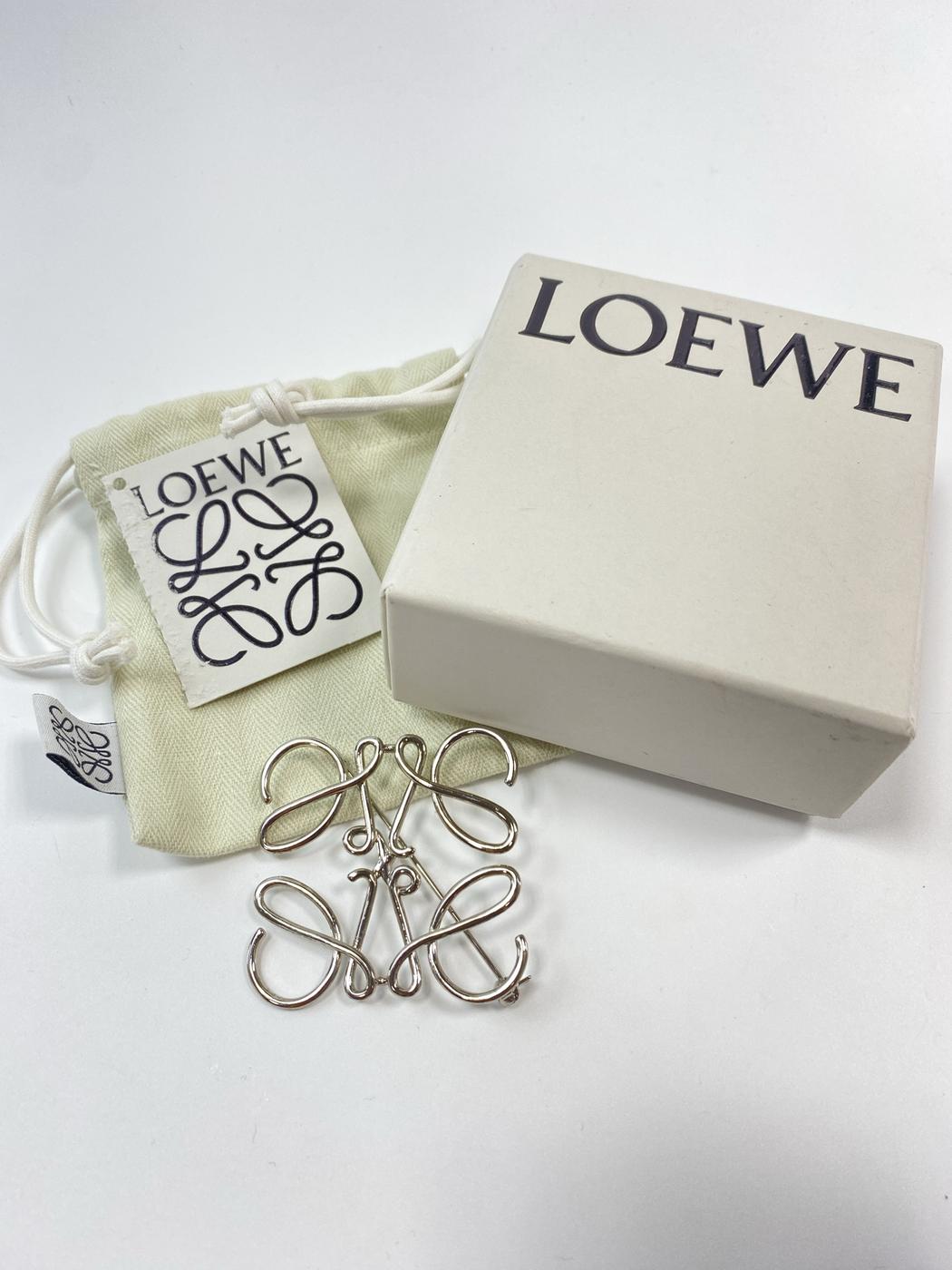 LOEWE ロエベ アナグラム ブローチ シルバー 管理番号：11030