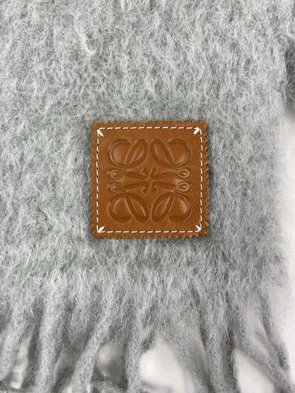 LOEWE ロエベ アナグラム レザーロゴ付 マフラー グレー 管理番号：11448