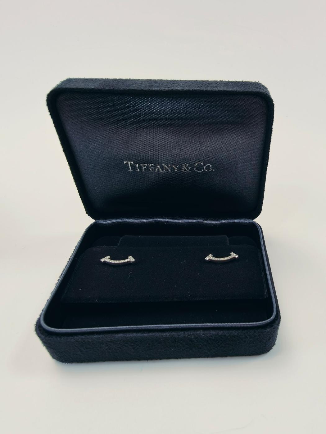 蒂芙尼 (Tiffany &amp; Co.) T 字微笑钻石银耳环（货号：9738）