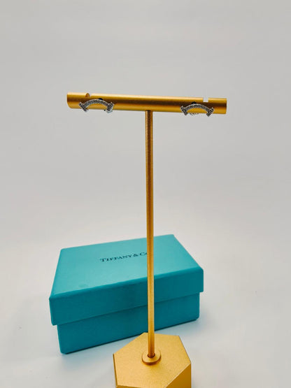 蒂芙尼 (Tiffany &amp; Co.) T 字微笑钻石银耳环（货号：9738）