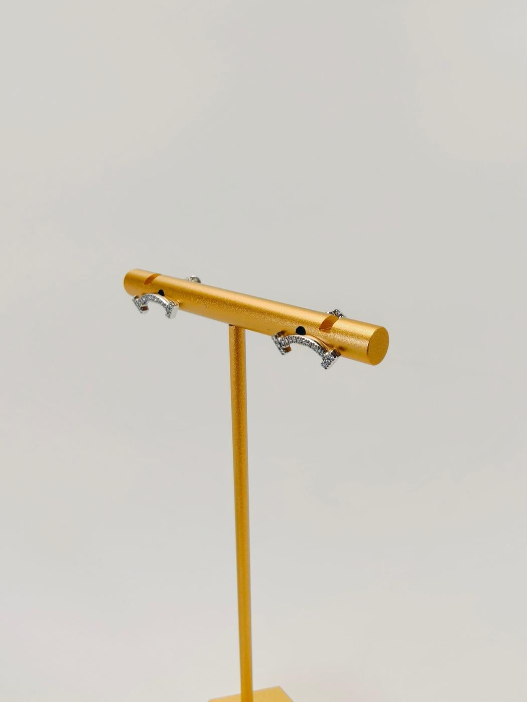 蒂芙尼 (Tiffany &amp; Co.) T 字微笑钻石银耳环（货号：9738）