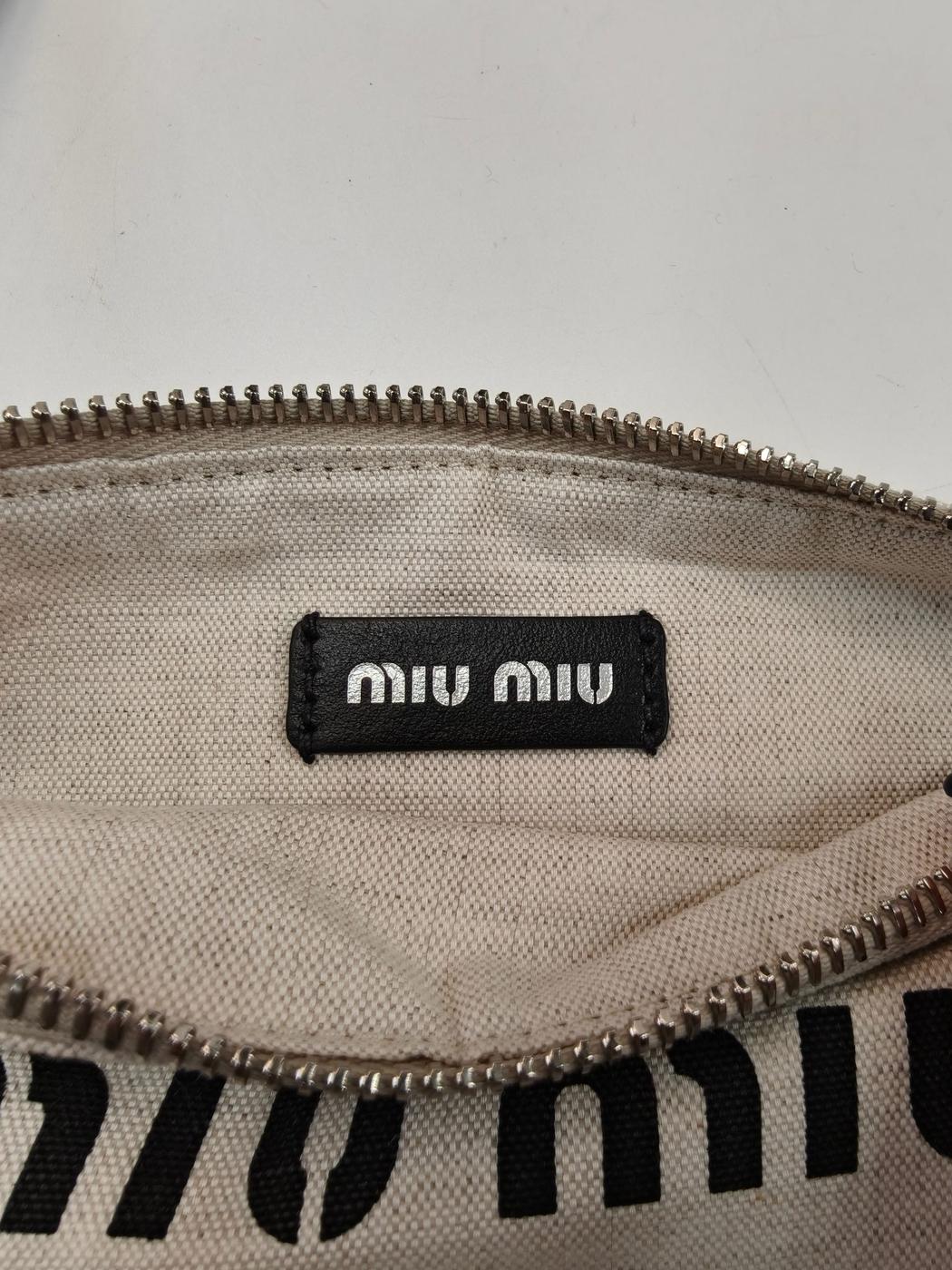 MIUMIU 缪缪 网眼 IVY 编织包 黑色 管理编号：10947