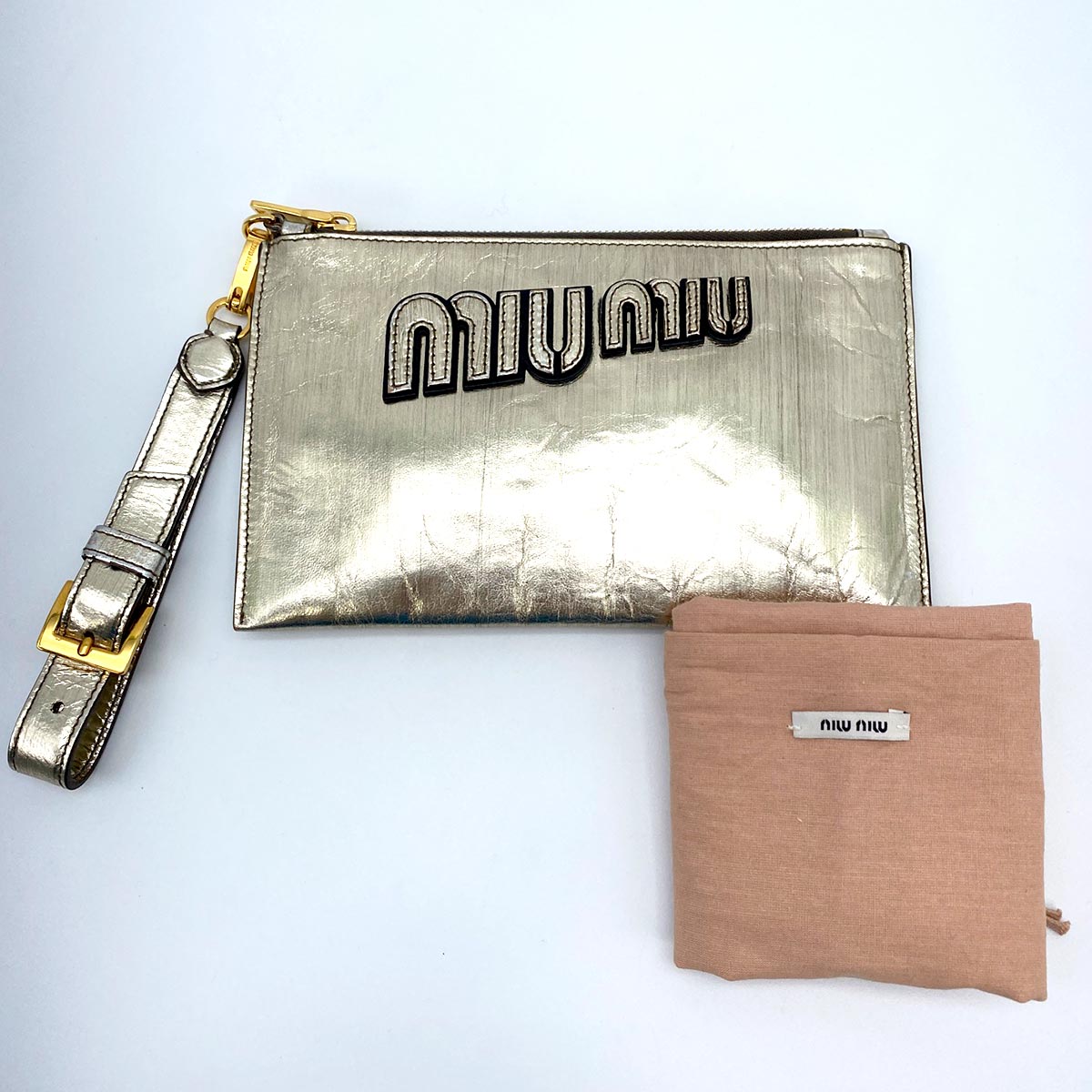 ミュウミュウ クラッチバッグ トラベルポーチ 2way ゴールド 管理番号：8901