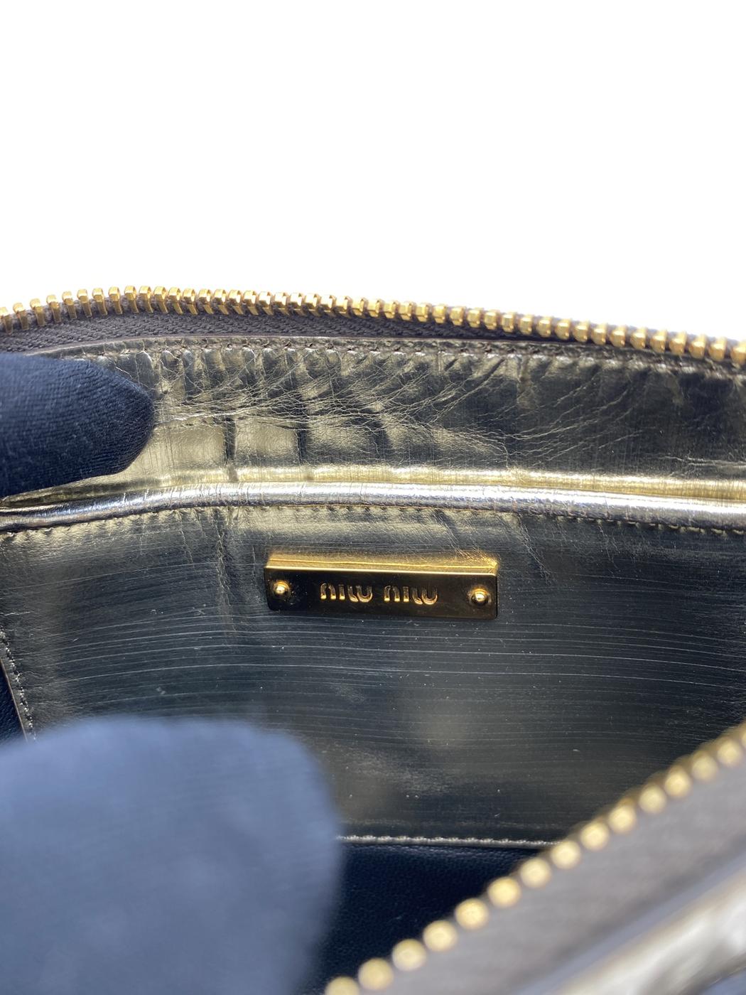 ミュウミュウ クラッチバッグ トラベルポーチ 2way ゴールド 管理番号：8901