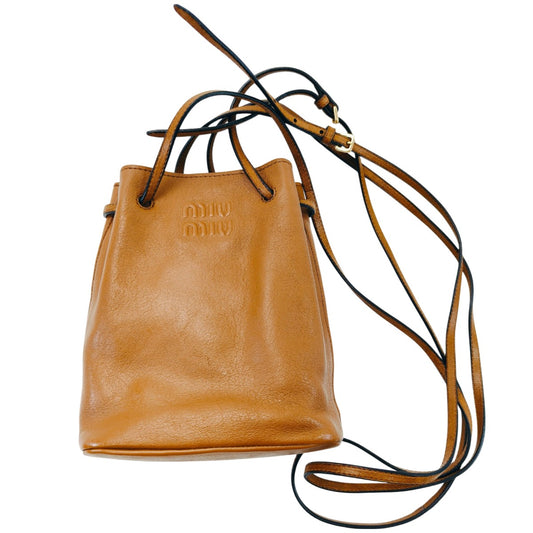 MIU MIU ミュウミュウ ナッパレザー ミニバッグ ミニショルダーバッグ ポシェット 巾着 ブラウン 斜め掛け 5NF460 管理番号：9739