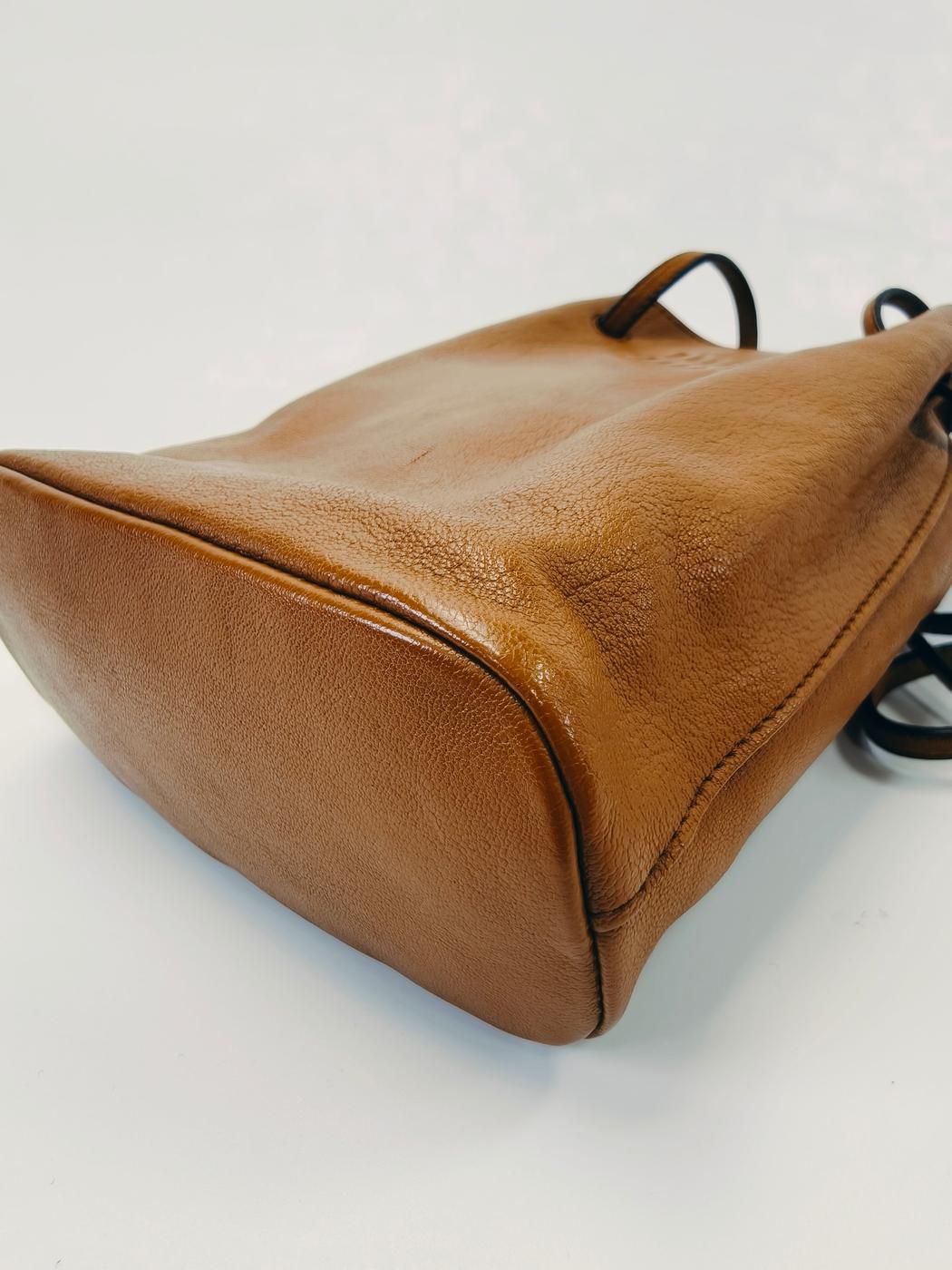 MIU MIU ミュウミュウ ナッパレザー ミニバッグ ミニショルダーバッグ ポシェット 巾着 ブラウン 斜め掛け 5NF460 管理番号：9739