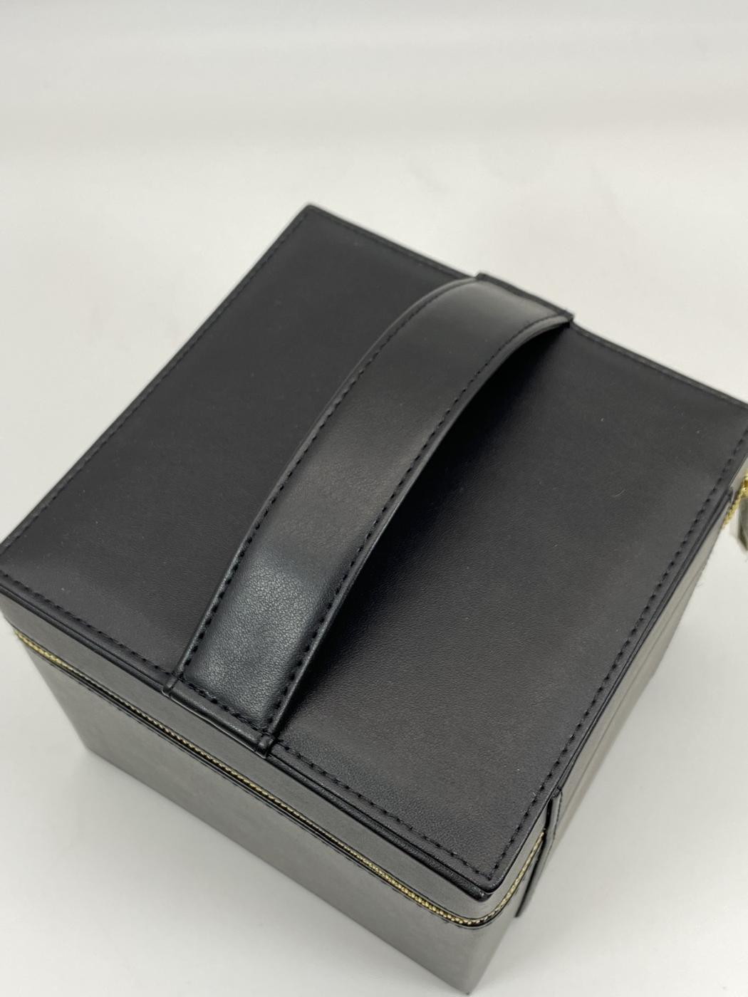 YSL イヴ・サンローラン バニティポーチ メイクボックス ノベルティ限定 管理番号：4811