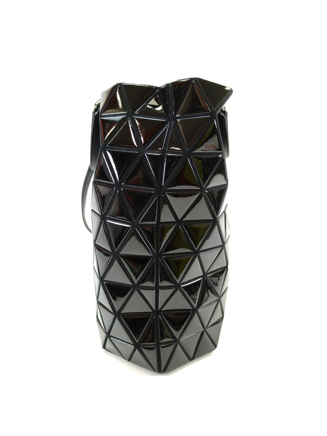 宝宝 ISSEY MIYAKE 水晶光泽两用手提包/单肩包，黑色。参考编号：10432。