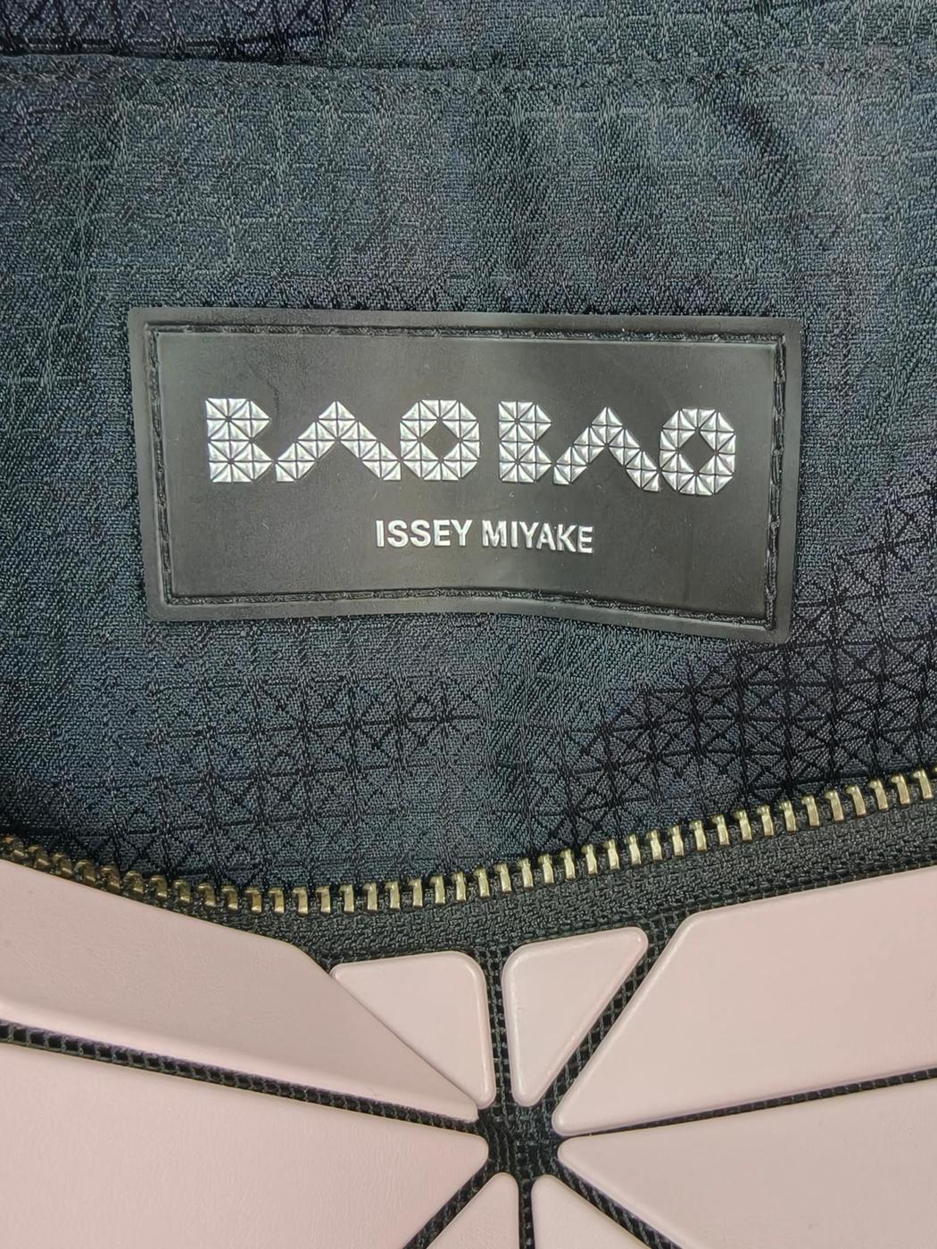 BAOBAO ISSEY MIYAKE 三宅一生 包包 单肩包 粉色 管理编号：10914