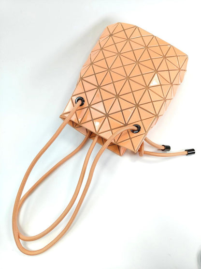 ISSEY MIYAKE INC バオバオ WRING ONE TONE ショルダーバッグ アプリコット 管理番号：10922