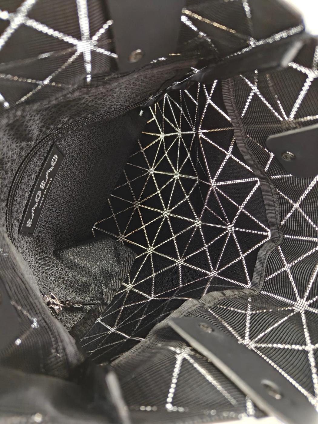 BAO BAO ISSEY MIYAKE 三宅一生 BAO BAO 手提包 金色 款号：11062