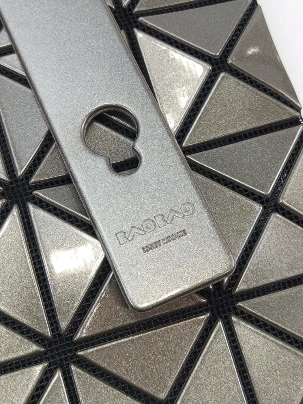 BAOBAO ISSEY MIYAKE バオバオ トートバッグ シルバー 管理番号：11129