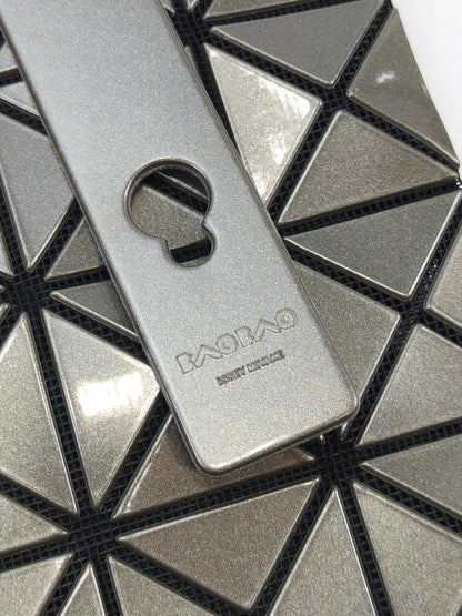 BAOBAO ISSEY MIYAKE バオバオ トートバッグ シルバー 管理番号：11129