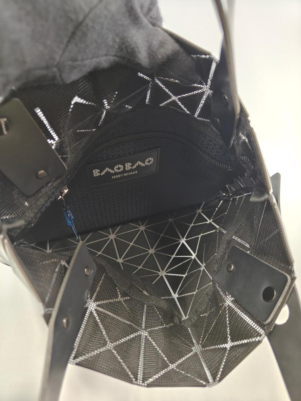 BAOBAO ISSEY MIYAKE バオバオ トートバッグ シルバー 管理番号：11129