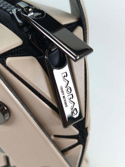 BAOBAO ISSEY MIYAKE バオバオ BOSTON ハンドバッグ ベージュ 管理番号：11130