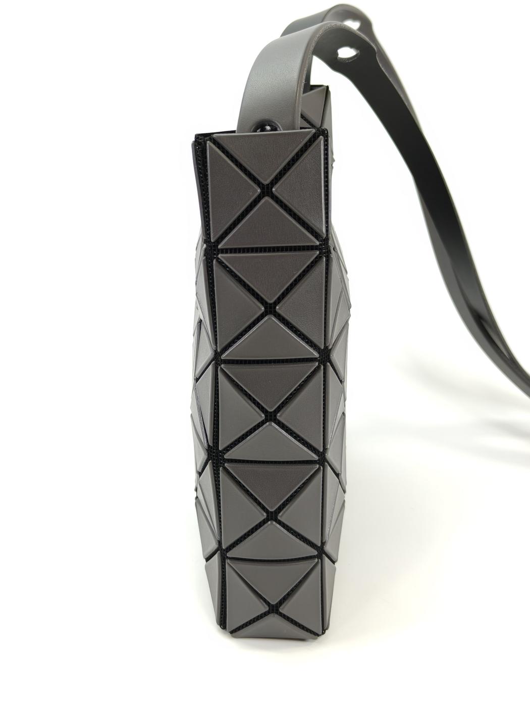 BAOBAO ISSEY MIYAKE バオバオ PRISM MATTE ショルダーバッグ グレー 管理番号：11131