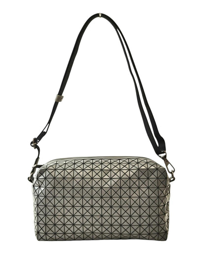 ISSEY MIYAKE イッセイミヤケ BAOBAO サドルバック ワントーンショルダー グレー 管理番号：11770