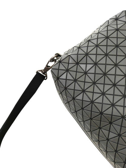 ISSEY MIYAKE イッセイミヤケ BAOBAO サドルバック ワントーンショルダー グレー 管理番号：11770