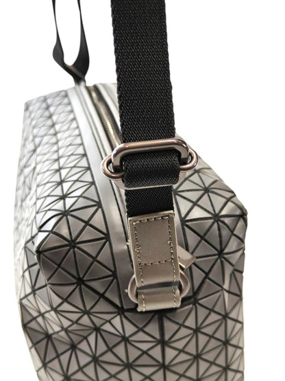 ISSEY MIYAKE イッセイミヤケ BAOBAO サドルバック ワントーンショルダー グレー 管理番号：11770