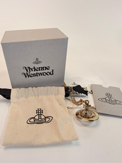 Vivienne Westwood Petit Orb 金色镶钻项链。参考编号：10462。