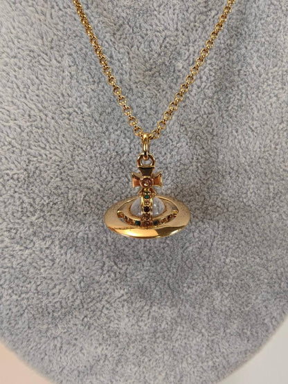Vivienne Westwood Petit Orb 金色镶钻项链。参考编号：10462。
