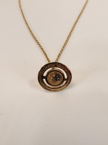 Vivienne Westwood Petit Orb 金色镶钻项链。参考编号：10462。