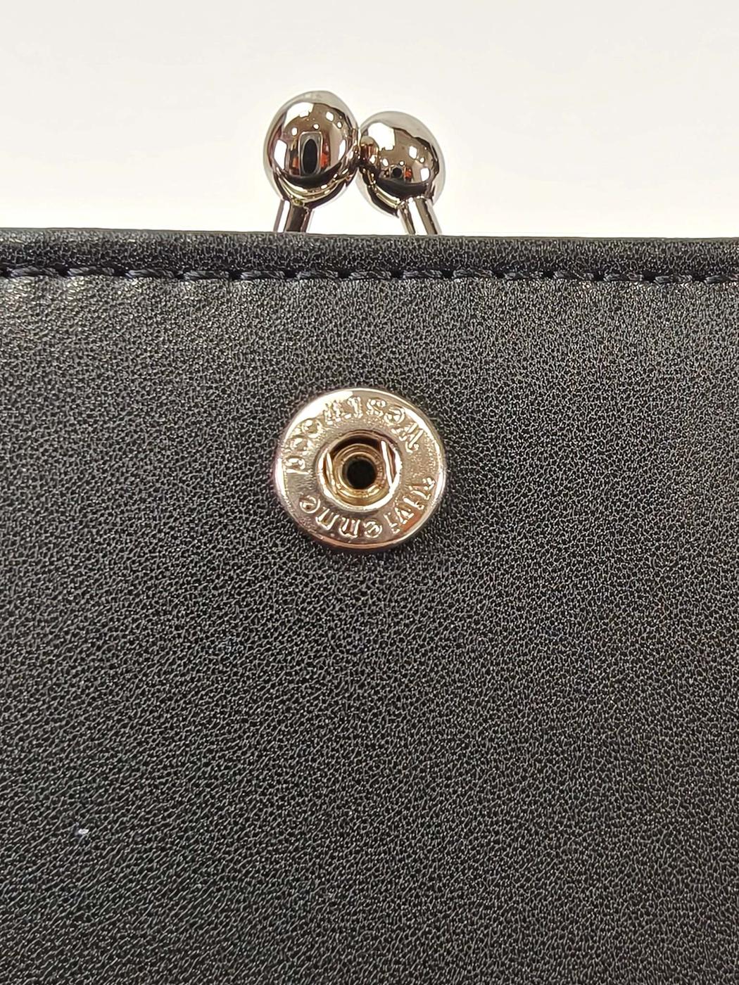 ヴィヴィアンウエストウッド Vivienne Westwood 二つ折 シルバーロゴ がま口財布 黒 ANNIE  管理番号：11445