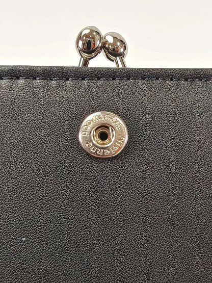 ヴィヴィアンウエストウッド Vivienne Westwood 二つ折 シルバーロゴ がま口財布 黒 ANNIE  管理番号：11445