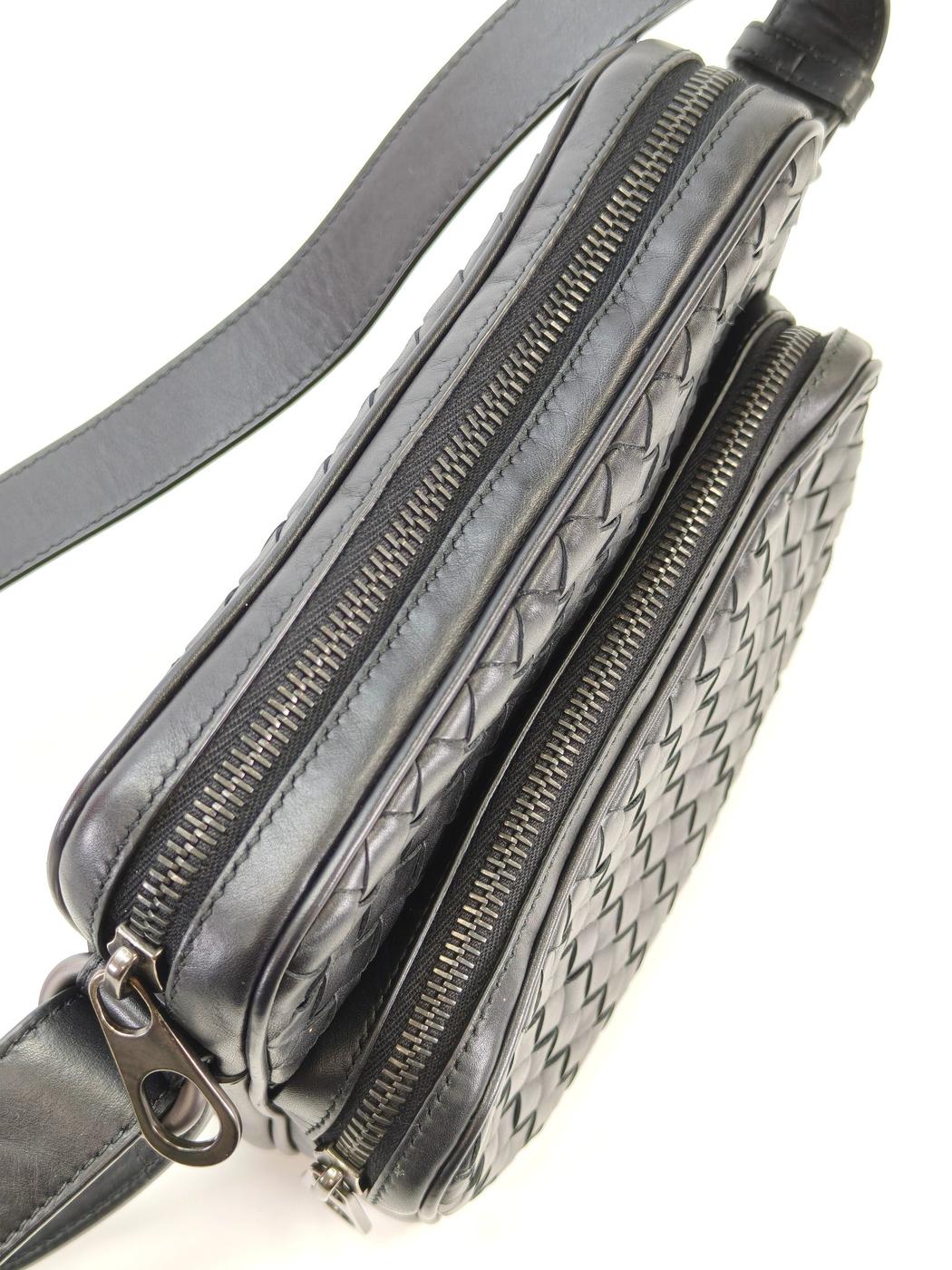 BOTTEGA VENETA Intrecciato Shoulder Bag Black Ref. No.: 10642