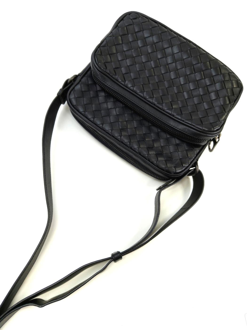 BOTTEGA VENETA Intrecciato Shoulder Bag Black Ref. No.: 10642
