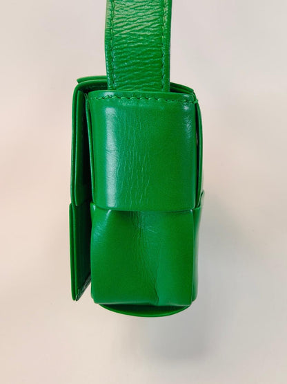 BOTTEGA VENETA ボッテガヴェネタ マキシイントレチャート キャンディ カセット ショルダーバッグ グリーン 管理番号：10744