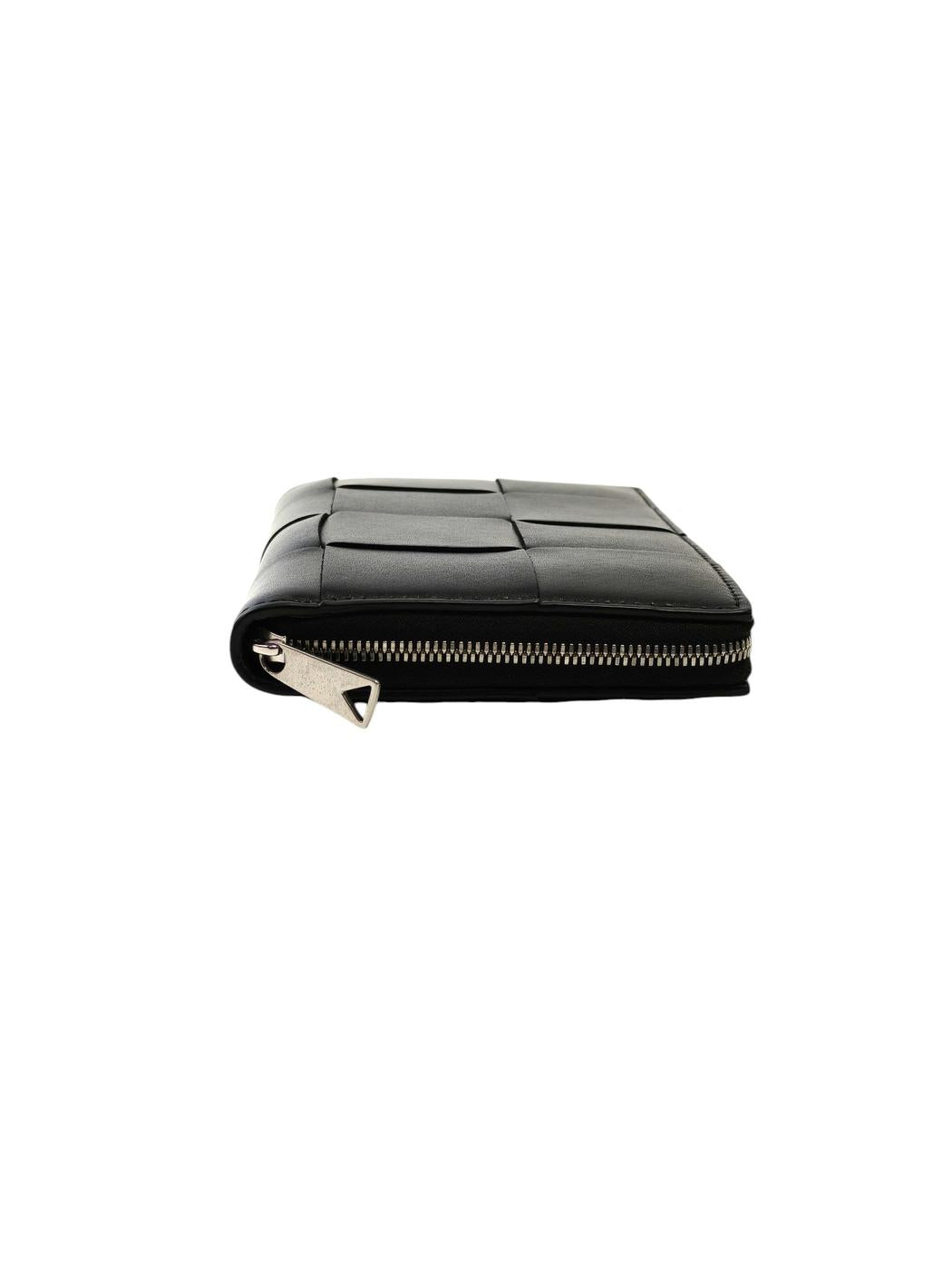 BOTTEGA VENETA Maxi Intrecciato Cassette Long Wallet Black Control Number: 11823